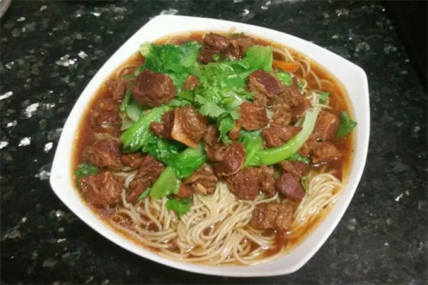 四两哥牛肉面