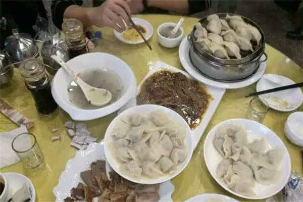 回宝珍饺子馆