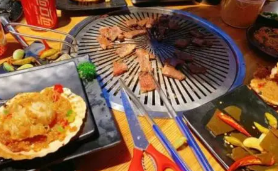 小马扎地摊烤肉