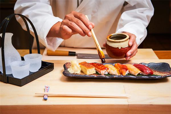 鸿霖料理加盟